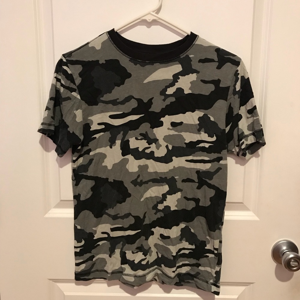 Old navy boys camo t shirt